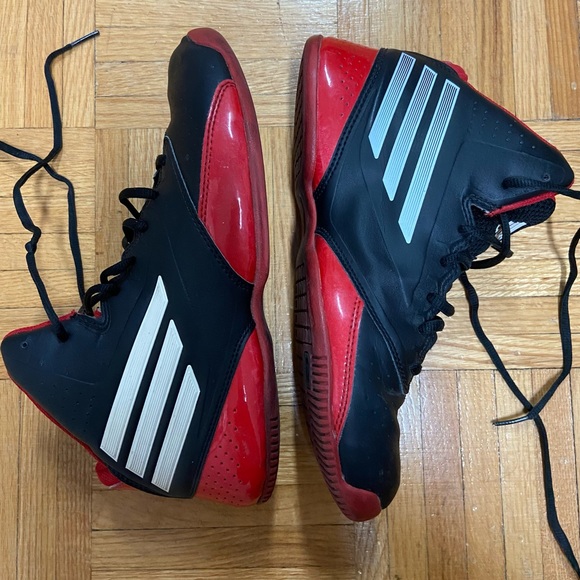 LIMITED ED. ADIDAS SNEAKER - HIGH CUT - WOMENS US 6 - BLACK, RED + WHITE - Picture 5 of 8